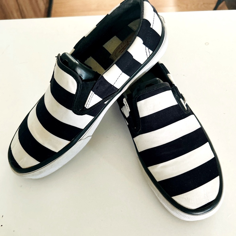 Sketcher’s (Bob’s California) slip on canvas sneakers. Size 8. Limited Edition!